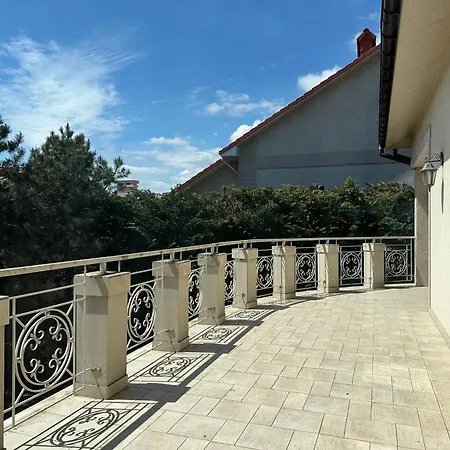 Cozy Family Villa Odessa