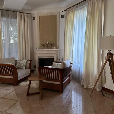 Cozy Family Οδησσός